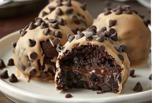 300 kcal Chocolate Chip Cookie Dough Brownie Bombs