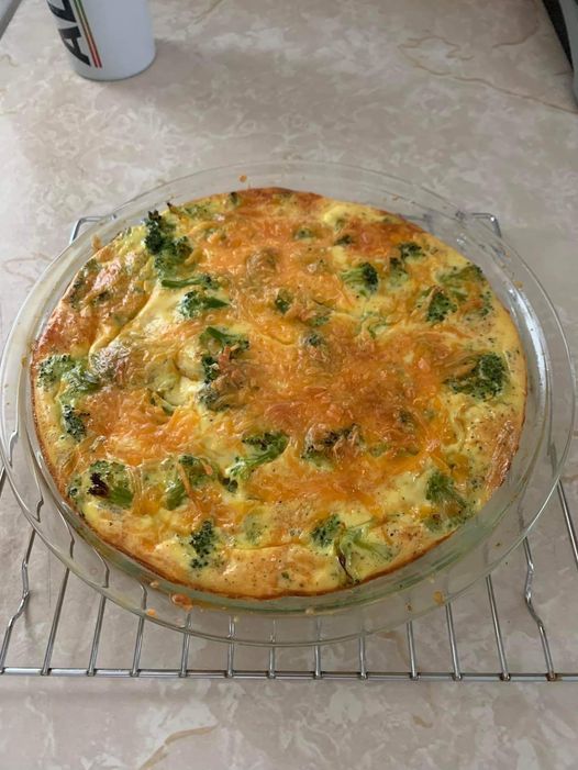 Delicious Broccoli Cheddar Cheese Crustless Quiche Recipe - Cook Each