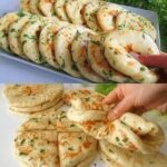 Exquisite Garlic Flatbreads in 10 Minutes